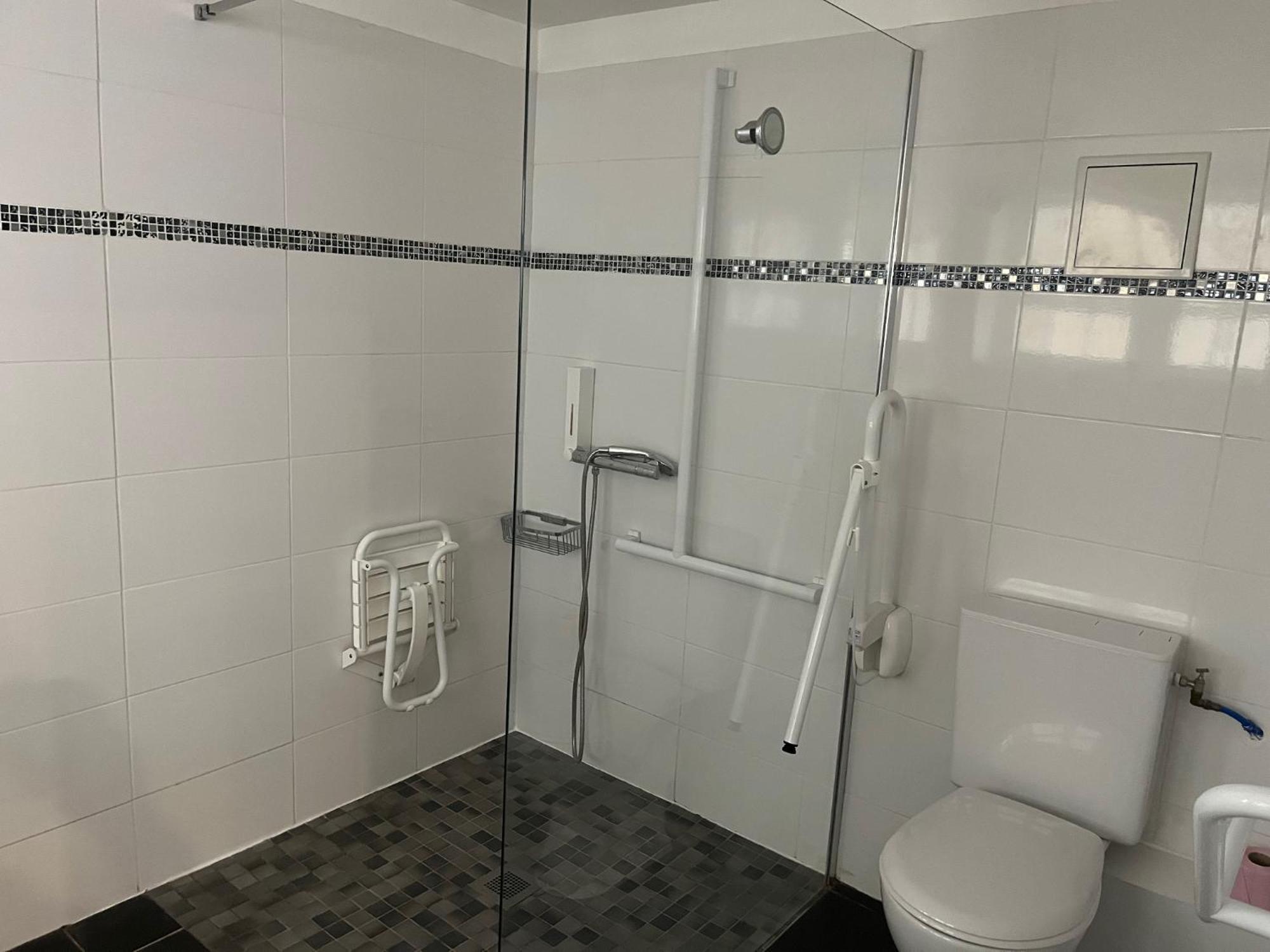Hotel Le Saint Patrice Bayeux Kültér fotó